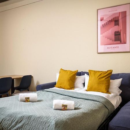 Super Zentral Super Schoener Altbau In Moabit Rostockerstrasse Im Herzen Von Berlin Fuer Bis Zu 6 Personen Экстерьер фото