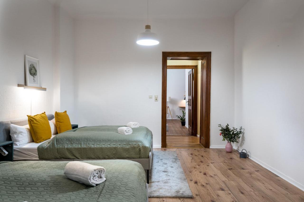 Super Zentral Super Schoener Altbau In Moabit Rostockerstrasse Im Herzen Von Berlin Fuer Bis Zu 6 Personen Экстерьер фото